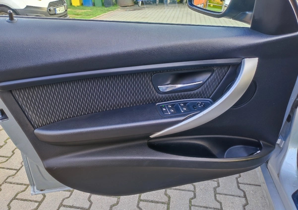 BMW Seria 3 cena 63500 przebieg: 89425, rok produkcji 2016 z Serock małe 631